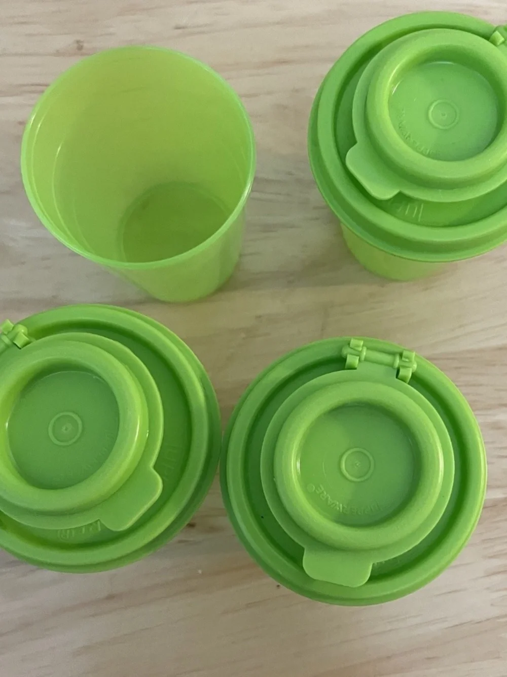 TUPPERWARE SALT AND PEPPER SHAKER SET Of 3 Small Midget Mini Travel Green NEW - Picture 4 of 5